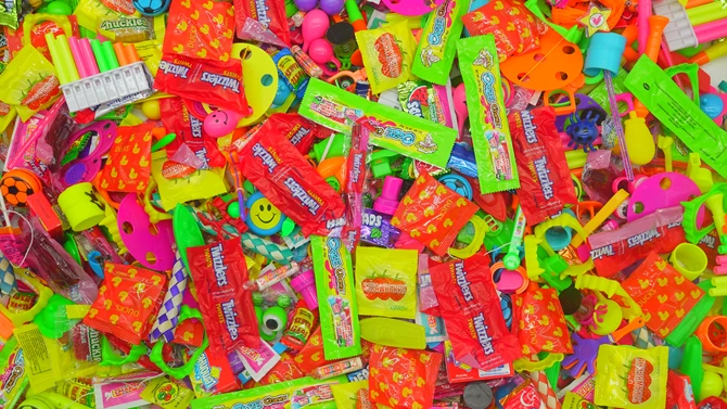 Pixel Plush MERCH-CND-003 GREAT 8 CANDY & TOY MIX- 1,758PC
